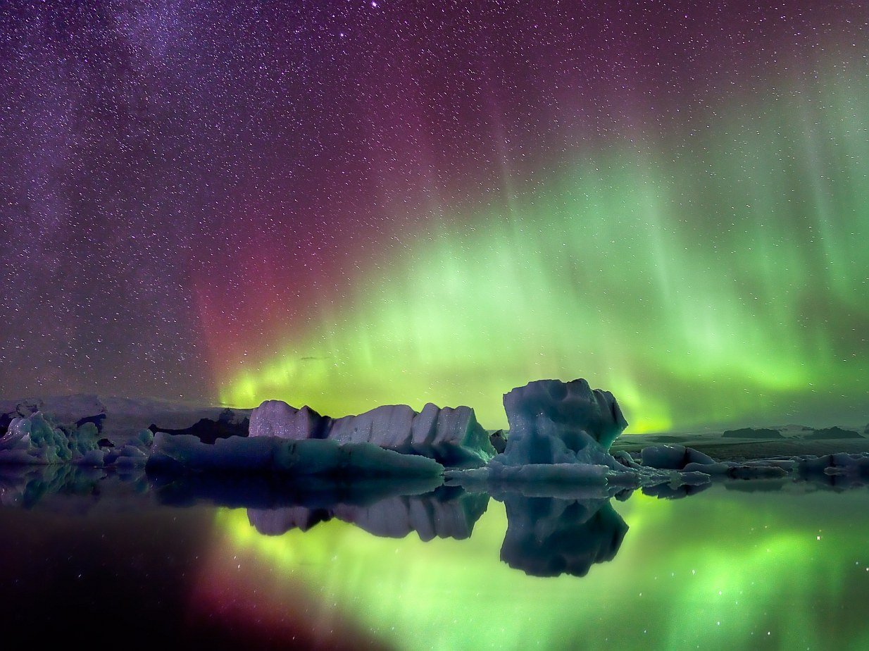 Northern lights Aurora reflection Iceland