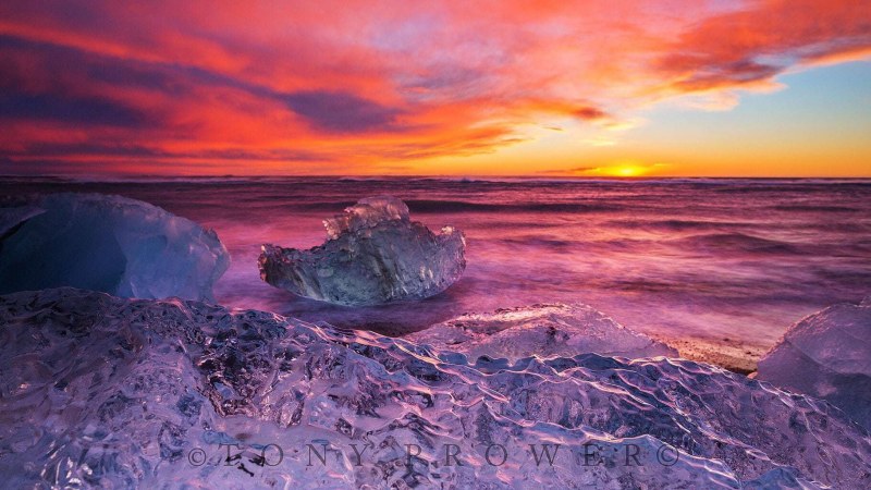 Colour Ripples – Glacier Ice on Diamond Beach