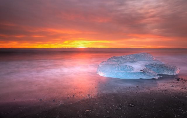 Blue Wing – Jökulsárlón  Diamond Ice Beach