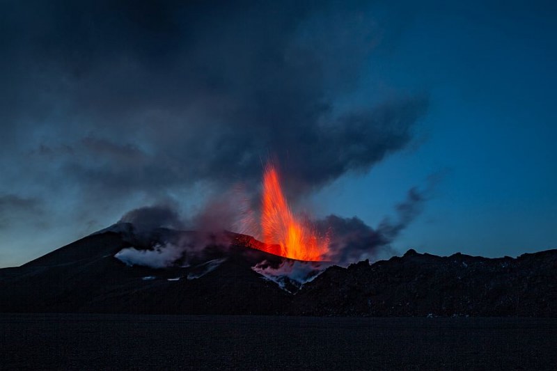 Fimmvörðurháls Crater eruption
