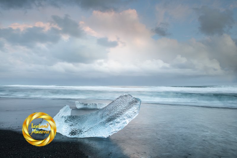 Blue glacier ice on Diamond Beach