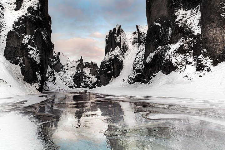 Frozen river at Fjadrargjulfur 