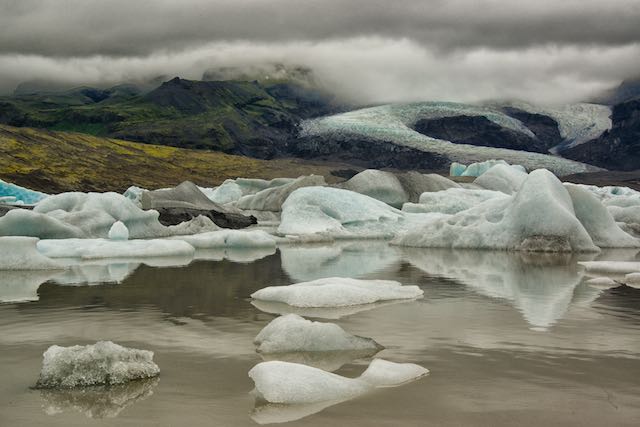 Fjallsarlón glacier lagoon