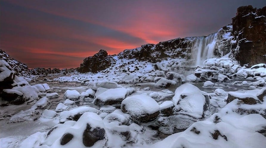 Winter snow at Oxararfoss