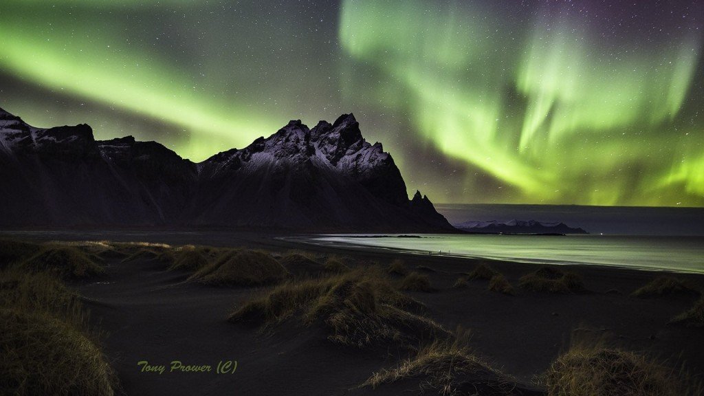 Northern lights Vesturhorn