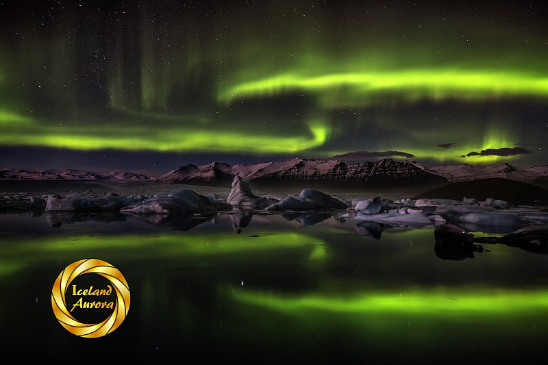 Iceland aurora reflected in Jokulsarlon